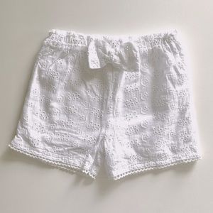 Mud Pie White Cotton Eyelet Shorts girls size 4t-5t